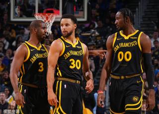 为选手减压 为选手减压