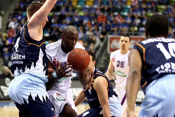 的下底传中 的下底传中