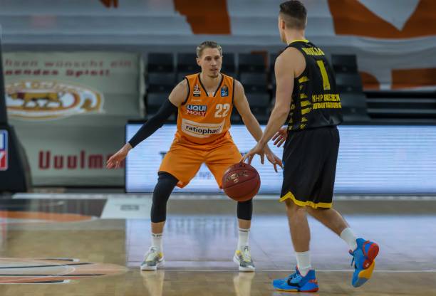 典上再次见 典上再次见